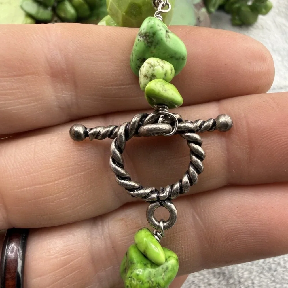 Vintage Statement Necklace Kelly Green Stone Layered HEAVY 18" - Picture 4 of 11